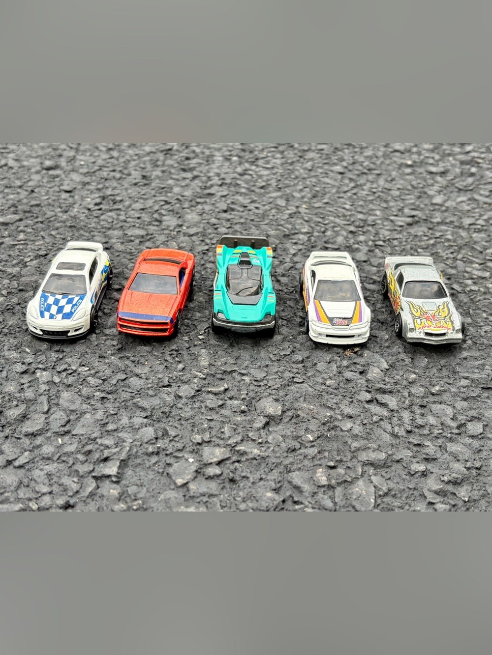 18 car Hot Wheels Lot - see all pics